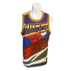 Mitchell and Ness Men's S #23 Micheal Jordan Chicago Bulls patchy artwork jersey
